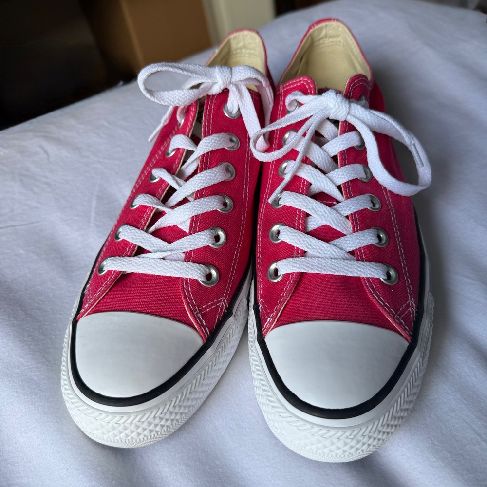 Converse Chuck Taylor All Star Low Top Red Sneakers 132298F Mens 7 Womens 9